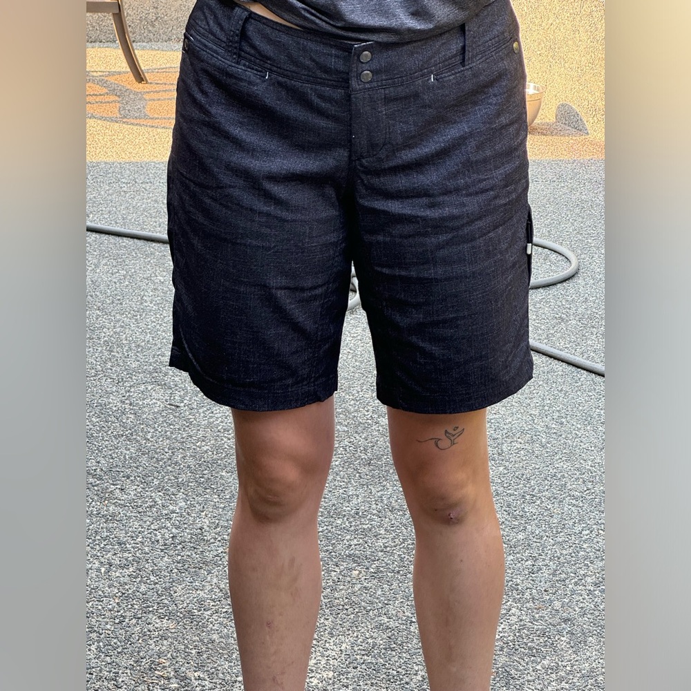 LULULEMON | stretch button & zip grey space-dye shorts